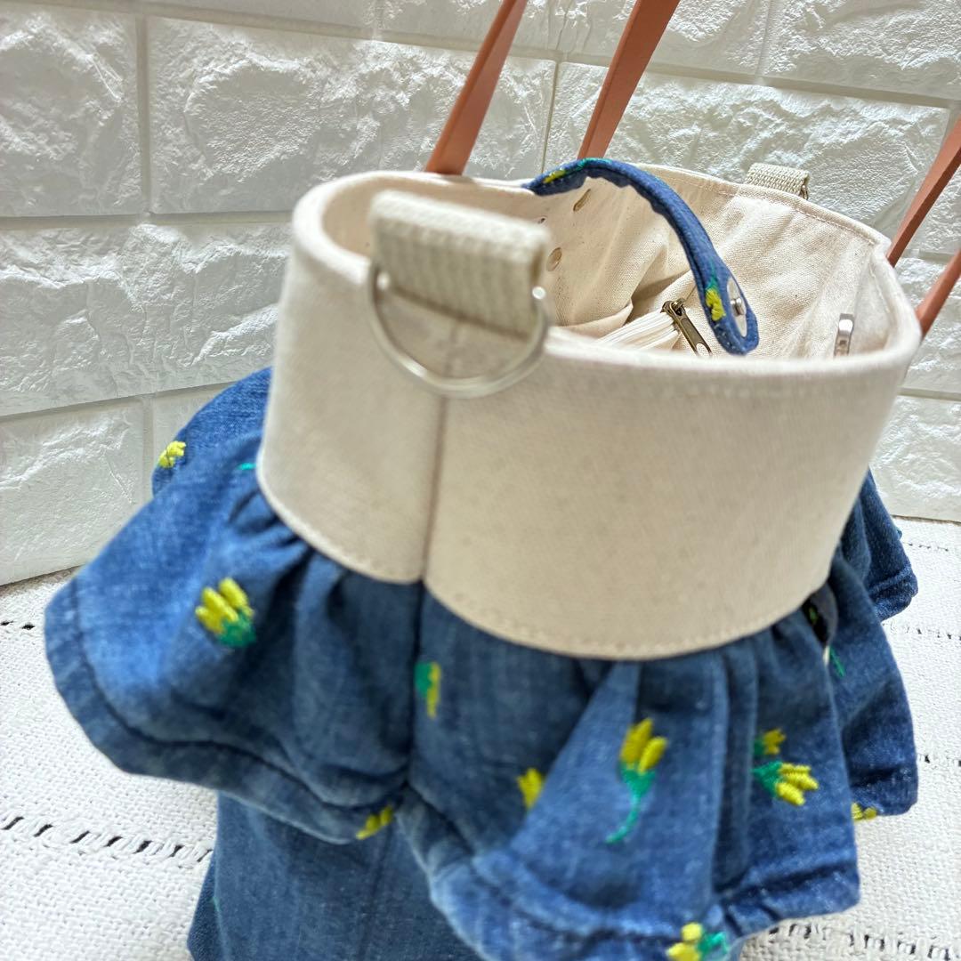 【hiroko】デニムリメイク　小花刺繍デニムのフリルトートバック