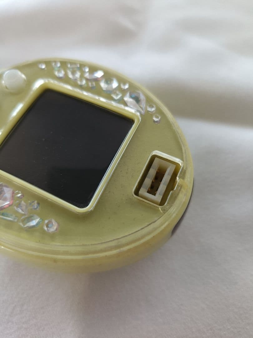 【動作確認済】たまごっちピースイエロー バンダイ Tamagotchi P's