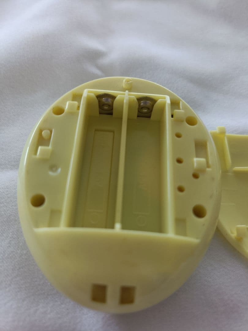 【動作確認済】たまごっちピースイエロー バンダイ Tamagotchi P's