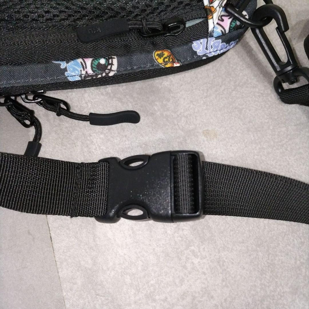 SHAKA LABBITS KiU コラボ ショルダー バッグ フロントポケット