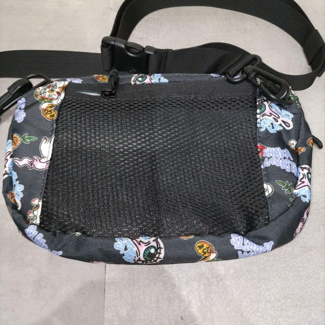 SHAKA LABBITS KiU コラボ ショルダー バッグ フロントポケット
