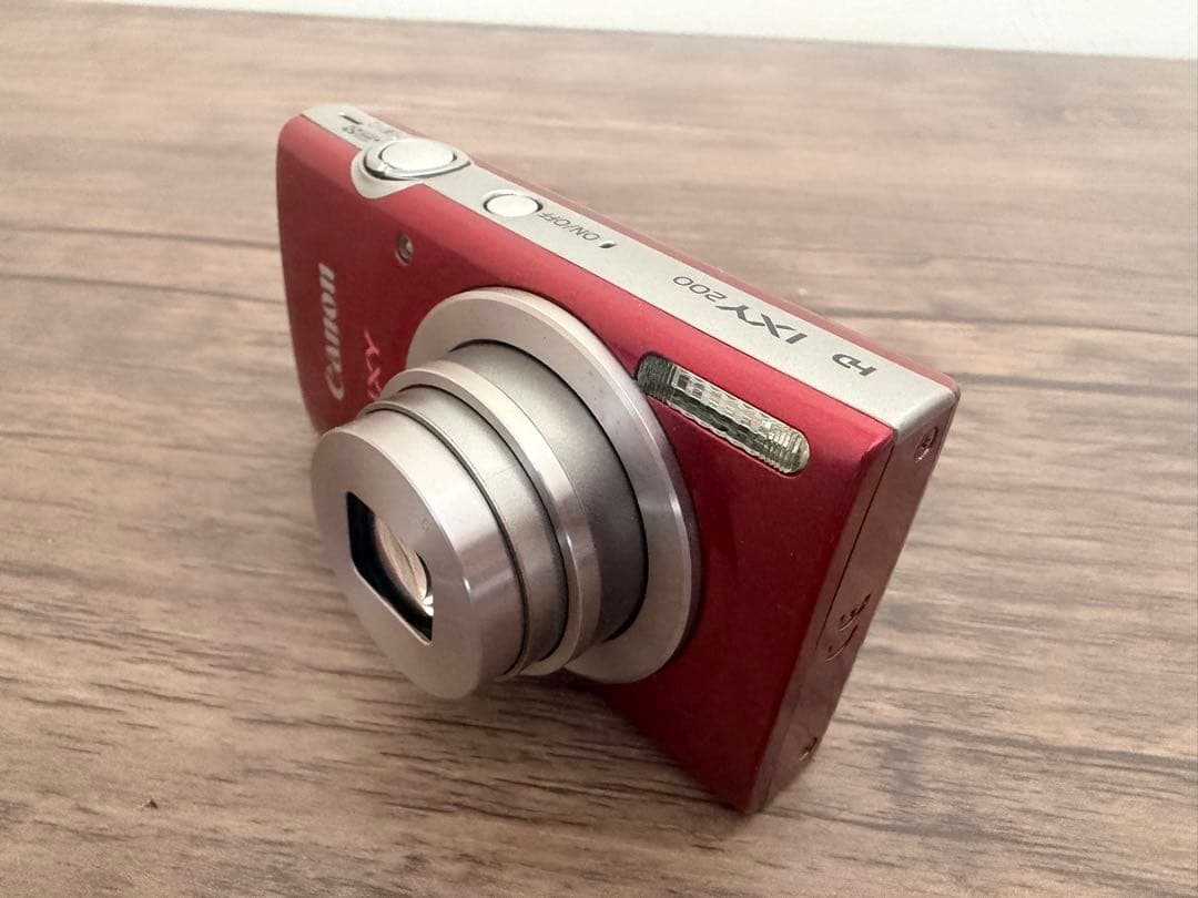 Canon デジカメ IXY 200 レッド コンパクトデジタルカメラ 赤