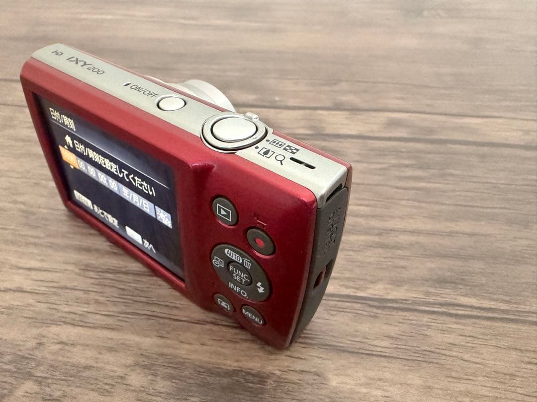 Canon デジカメ IXY 200 レッド コンパクトデジタルカメラ 赤