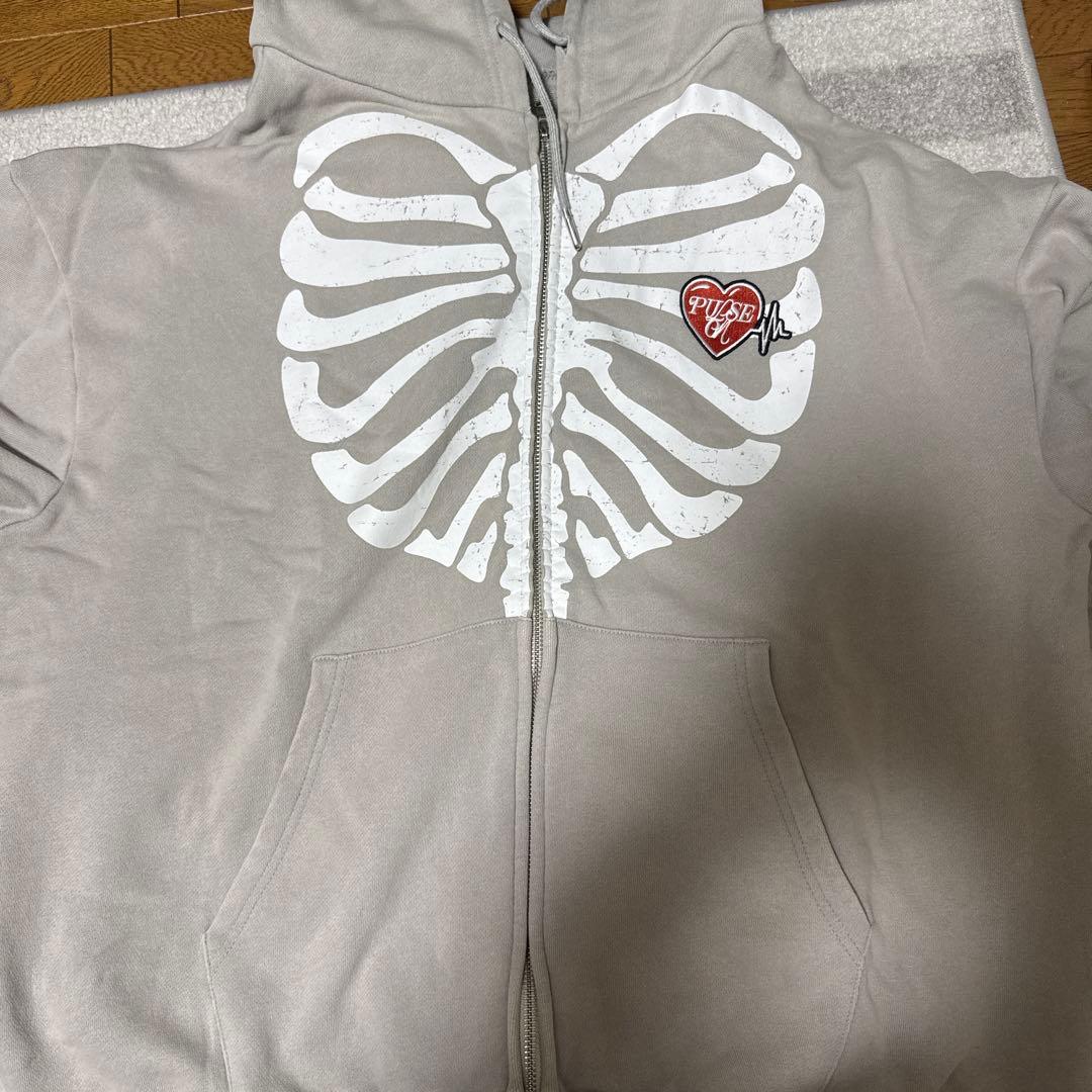 treasureパーカー