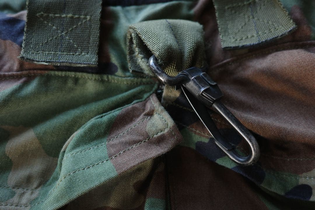 実物 USED 米軍 HGU-56/P ヘルメットバッグ ウッドランドカモ