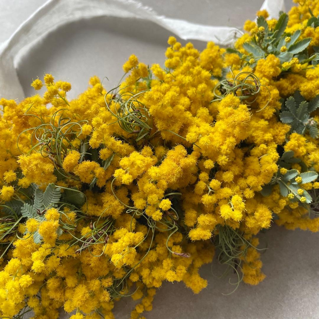 8.ミモザリボンリース