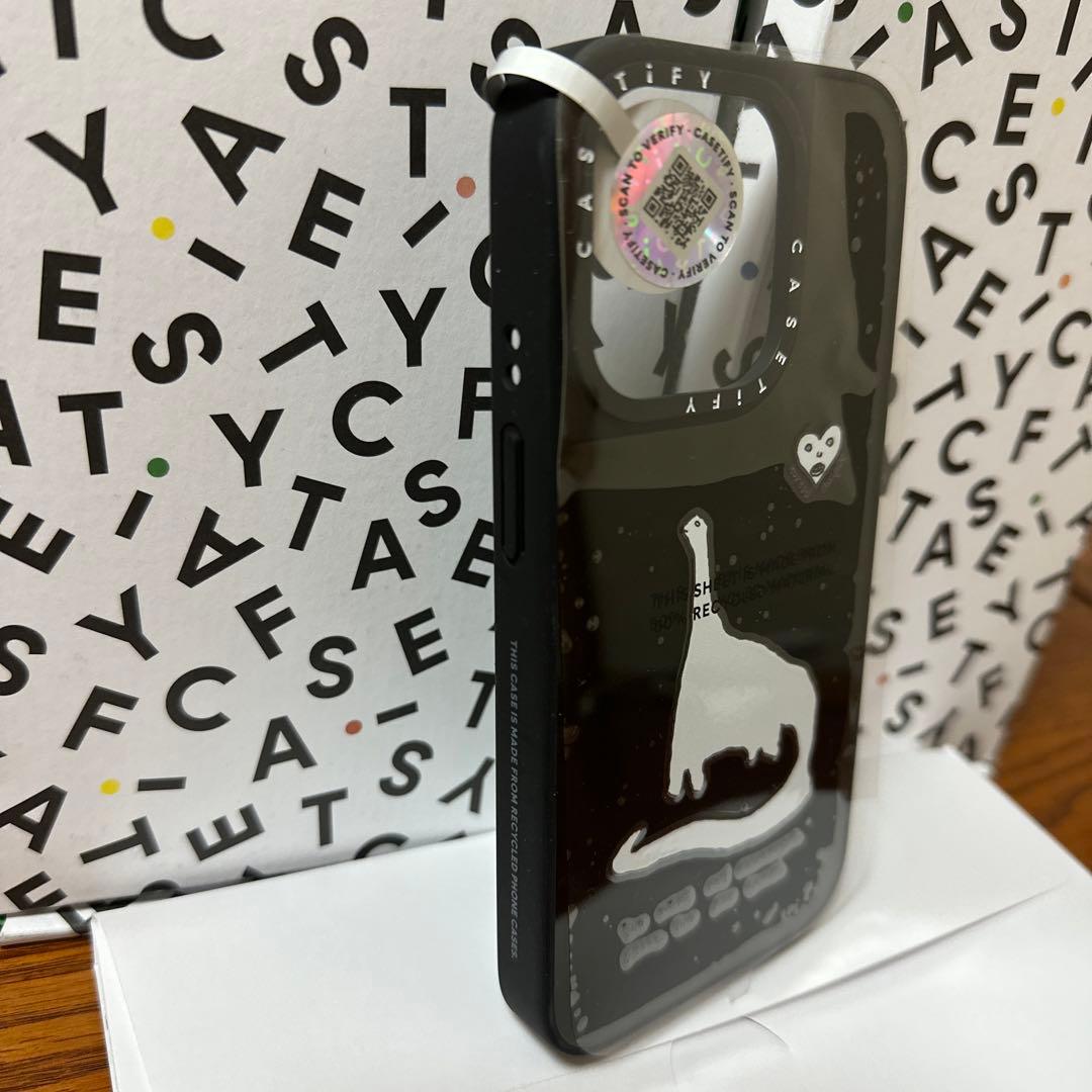 CASETiFY Extinct iPhone 15 Pro用ケース