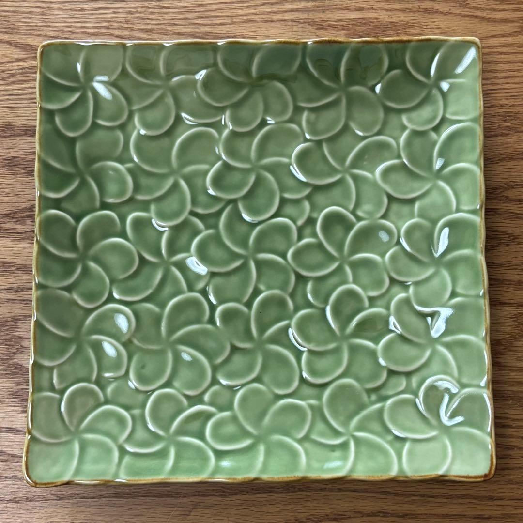 美品◇ジェンガラ プレート 大皿 グリーン 2枚セット プルメリア柄