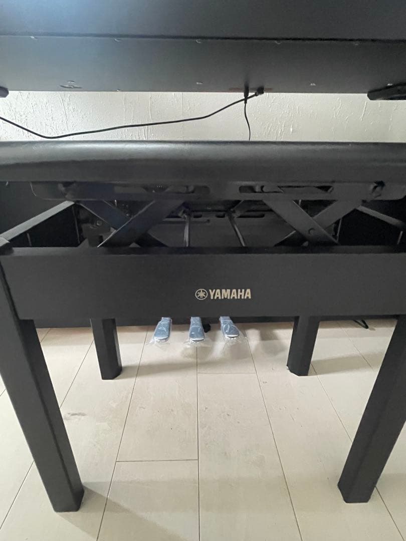 Yamaha 電子ピアノ ブラック送料込み2025年製　椅子別売り
