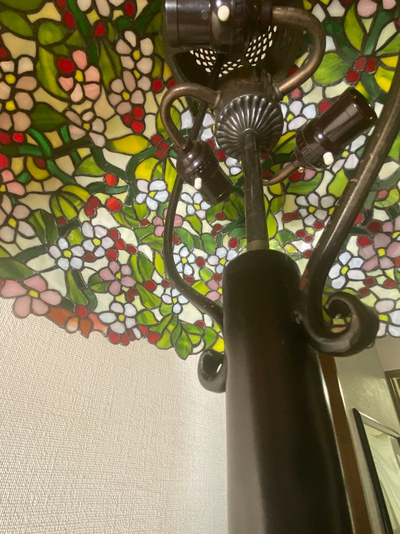 2379❣️ ステンドグラス　ライト　3灯　タイプ　ヴィンテージ