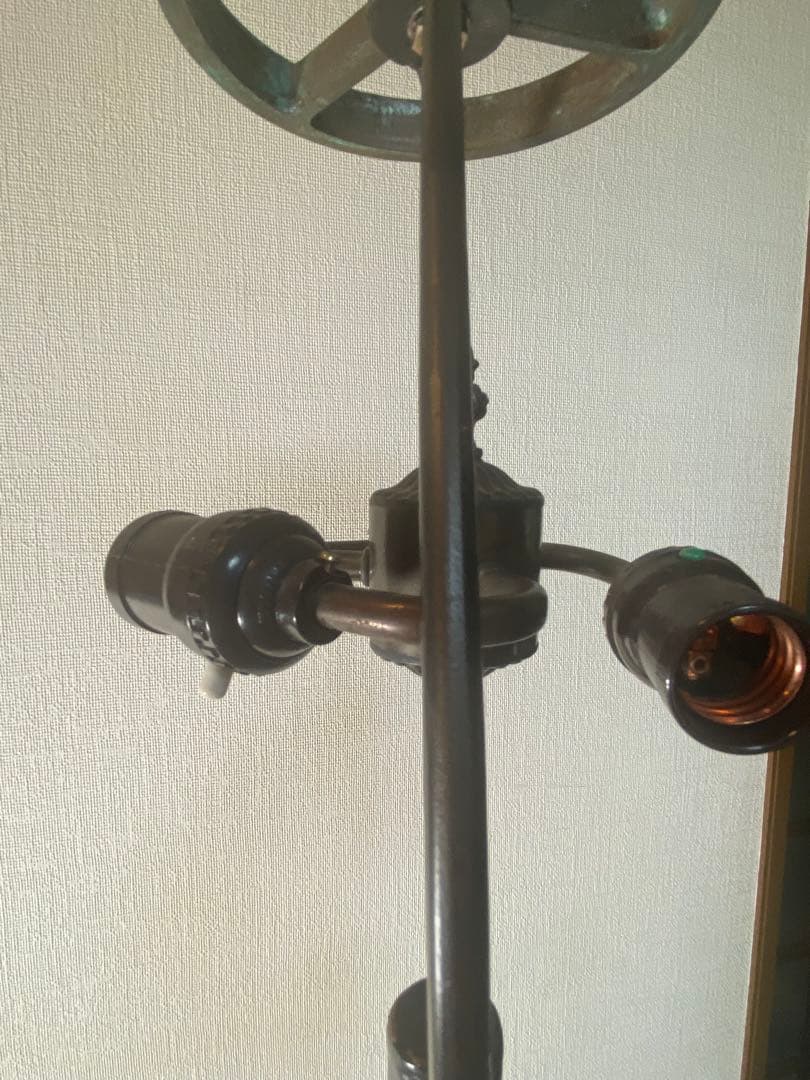 2379❣️ ステンドグラス　ライト　3灯　タイプ　ヴィンテージ