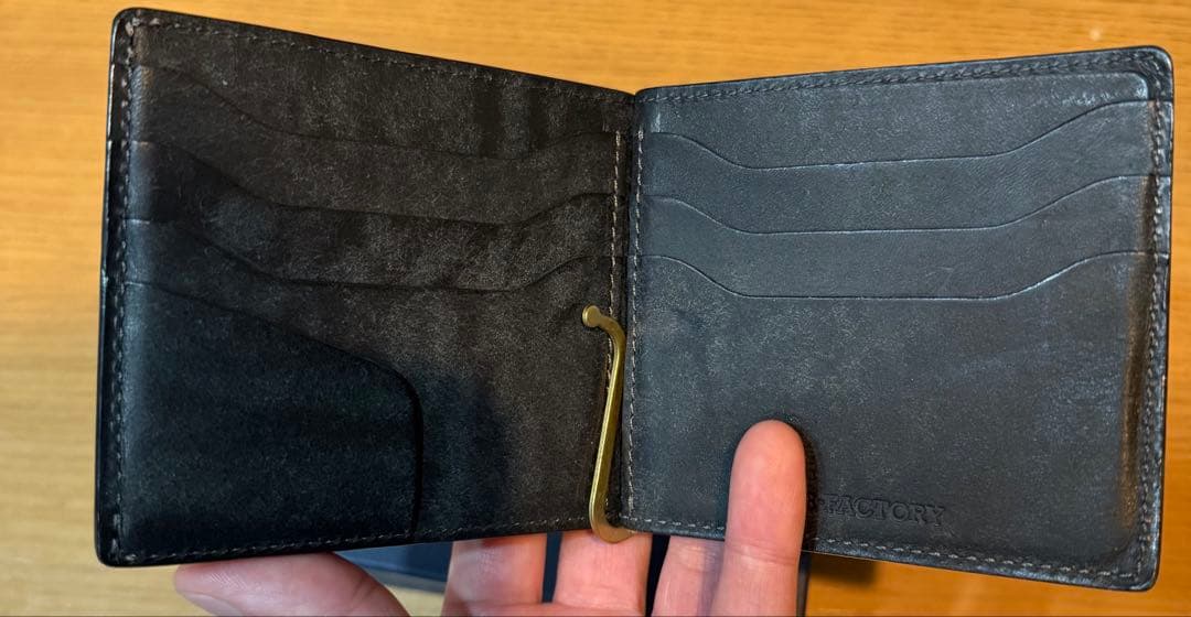 ヒズファクトリー 小銭入れ付きマネークリップ