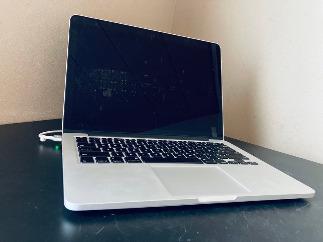 MacBook本体 MacBookPro2015/ Sequoia / Win11/AdobeCS2
