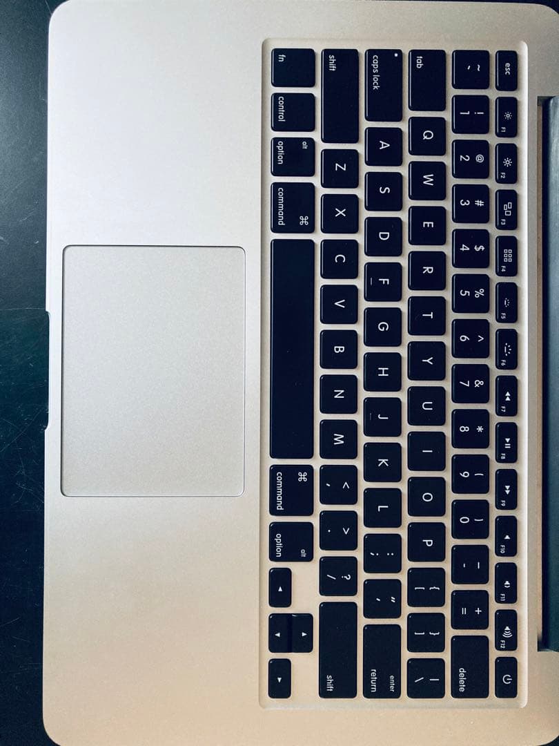 MacBook本体 MacBookPro2015/ Sequoia / Win11/AdobeCS2