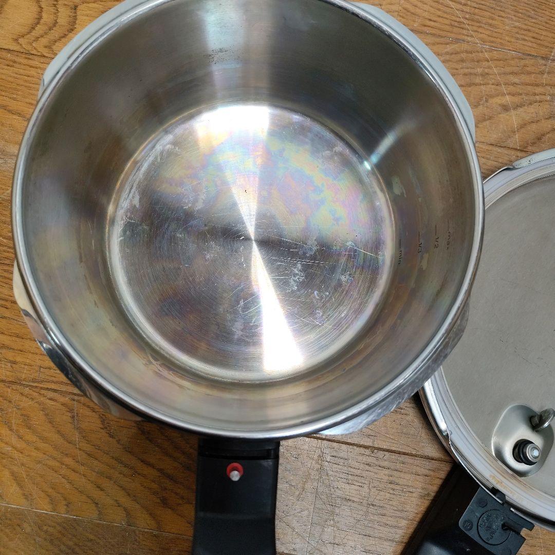 ドイツ フィスラー中型圧力鍋 3.6リットル