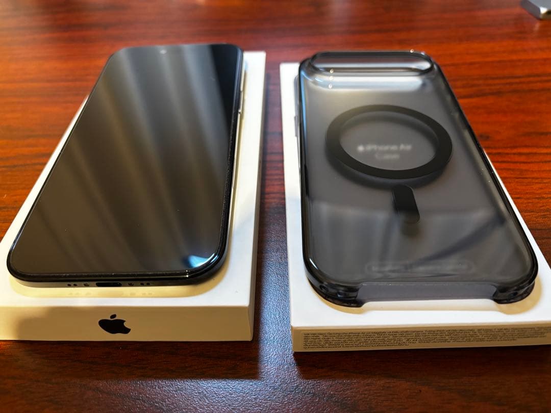 iPhone Air 本体　純正ケース付き