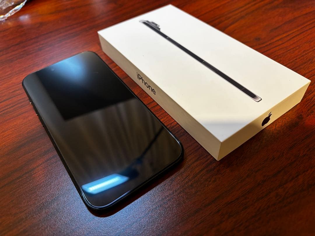 iPhone Air 本体　純正ケース付き