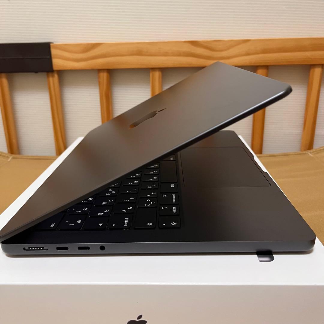 MACBOOK PRO M3 Pro 14インチ MRX33J/A