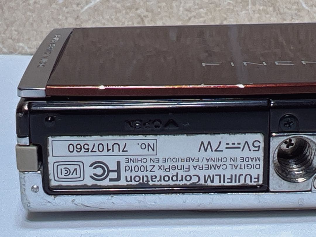 FUJIFILM 富士フィルム デジカメ　ファインピクスZ100fd