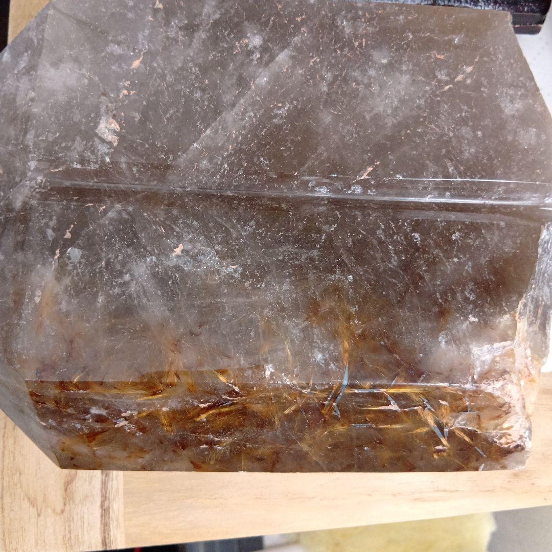 ゴールドルチル 水晶　原石　天然石　台座＋さざれ付き