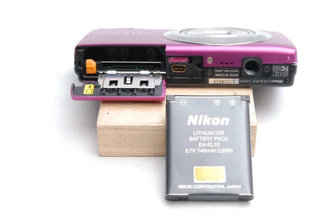 Nikon coolpix S3000 （良品）