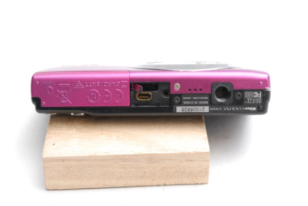 Nikon coolpix S3000 （良品）