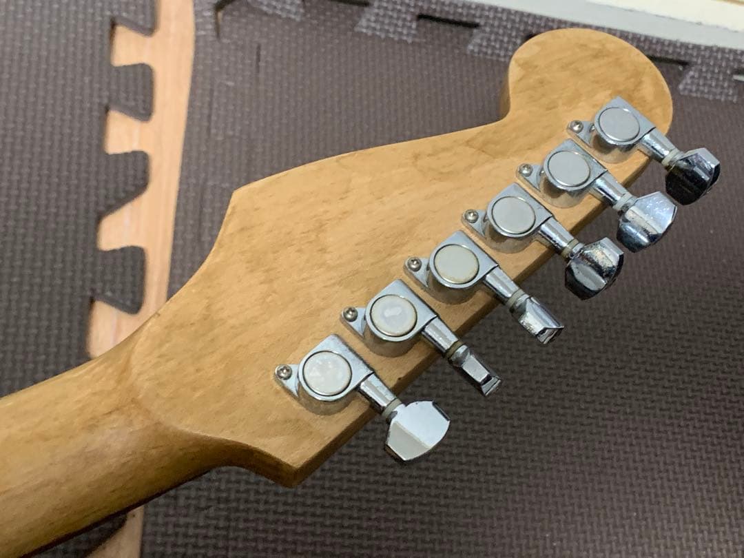 Legend レジェンド ST ストラトキャスター ストラト サンバースト