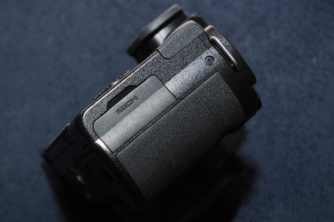 美品　パナソニック　Lumix　DC-G100D（新型）標準ズーム付き