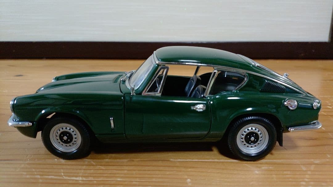 1/18　ミニカー　サンスター　トライアンフ　GT6　スピットファイア　ロータス