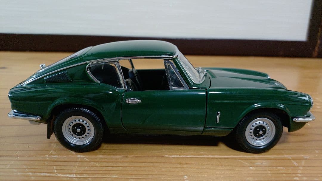 1/18　ミニカー　サンスター　トライアンフ　GT6　スピットファイア　ロータス