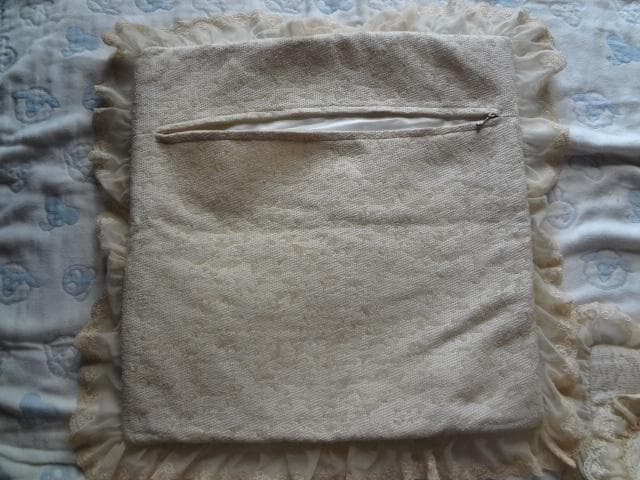 ☆美品☆ブルージュ　クッションカバー レース　２個セット☆