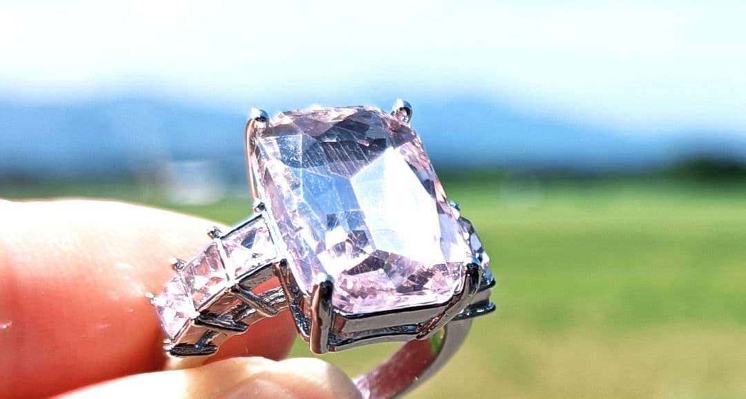 ふぁんふぁん　開運絵画　❀自己覚醒魅力全開リング❀