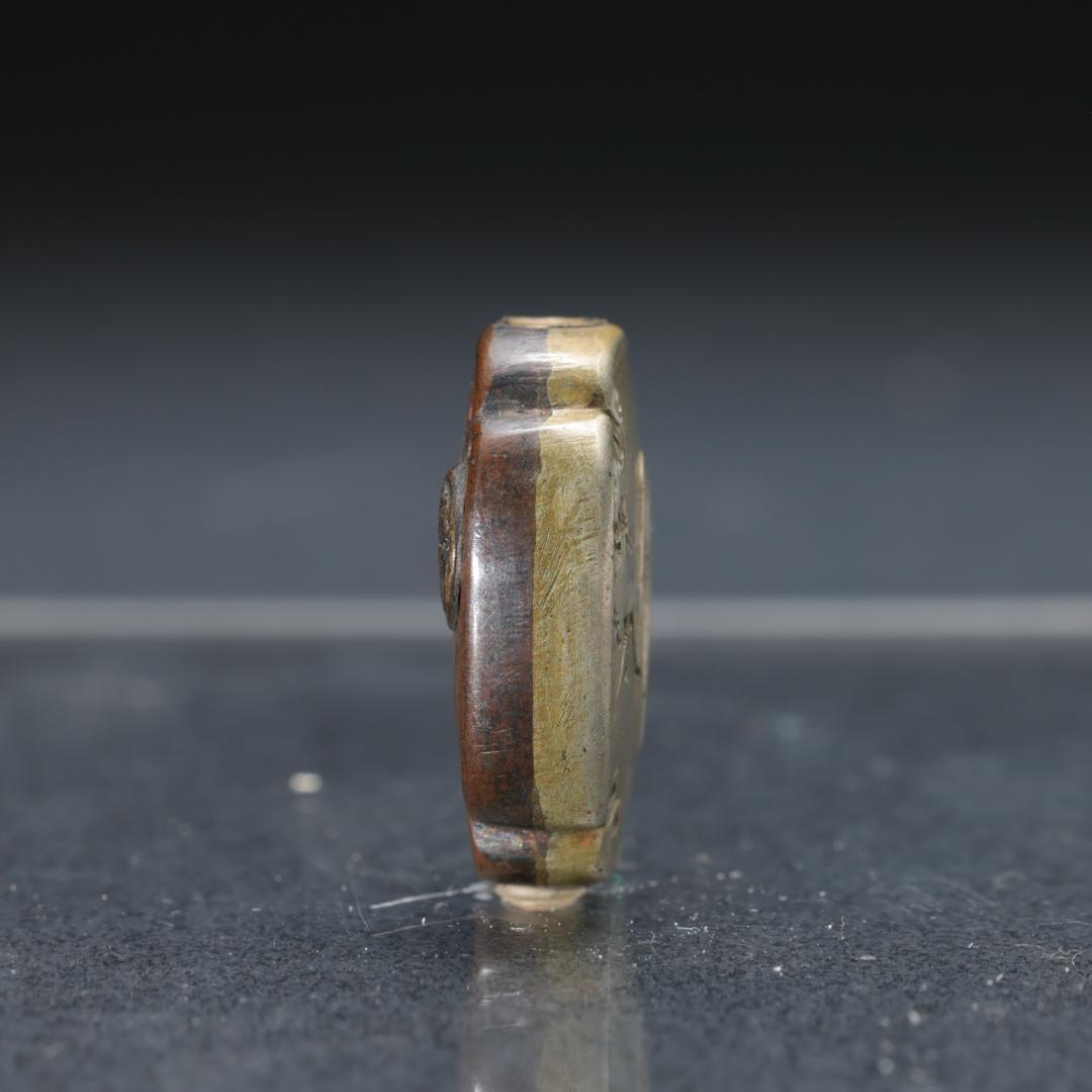 緒締め玉　鐔形　葵図　金属製　骨董　胴乱　印籠　R1453