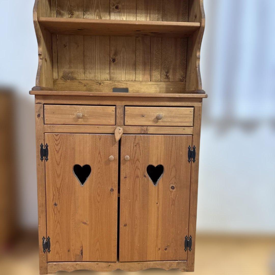 カントリー家具　キャビネットハート