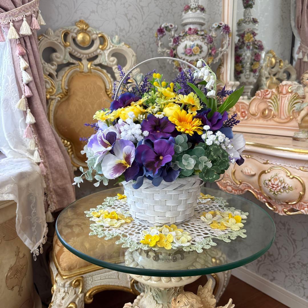 パンジーのバスケットタイプ・フラワーアレンジメント