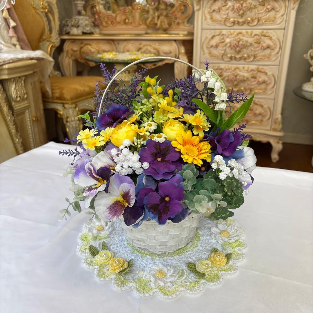 パンジーのバスケットタイプ・フラワーアレンジメント