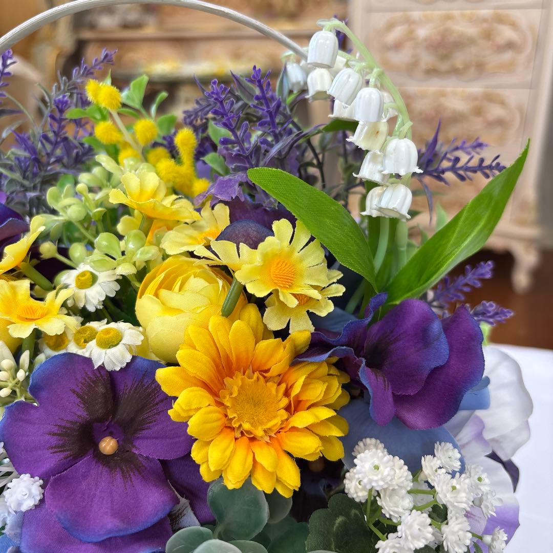 パンジーのバスケットタイプ・フラワーアレンジメント