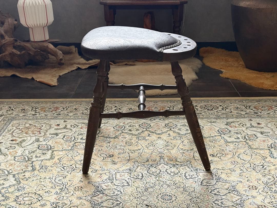レザースツール　リベット打ち　ろくろ脚　サイドスツール　レトロ　Z