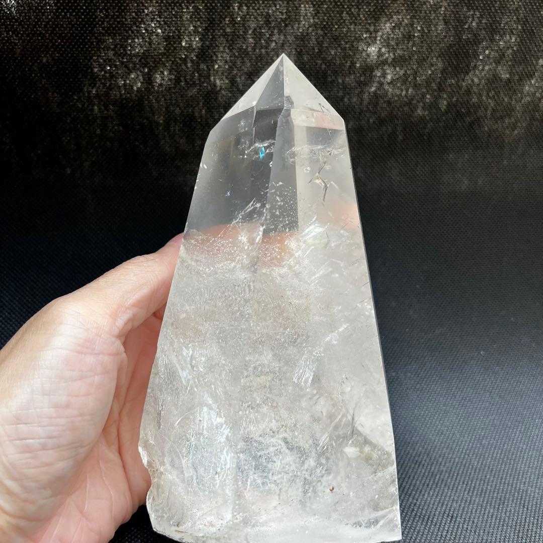 ブラジル産 水晶ポイント 約700g 天然石 原石 ポリッシュ 六角柱　台座付き