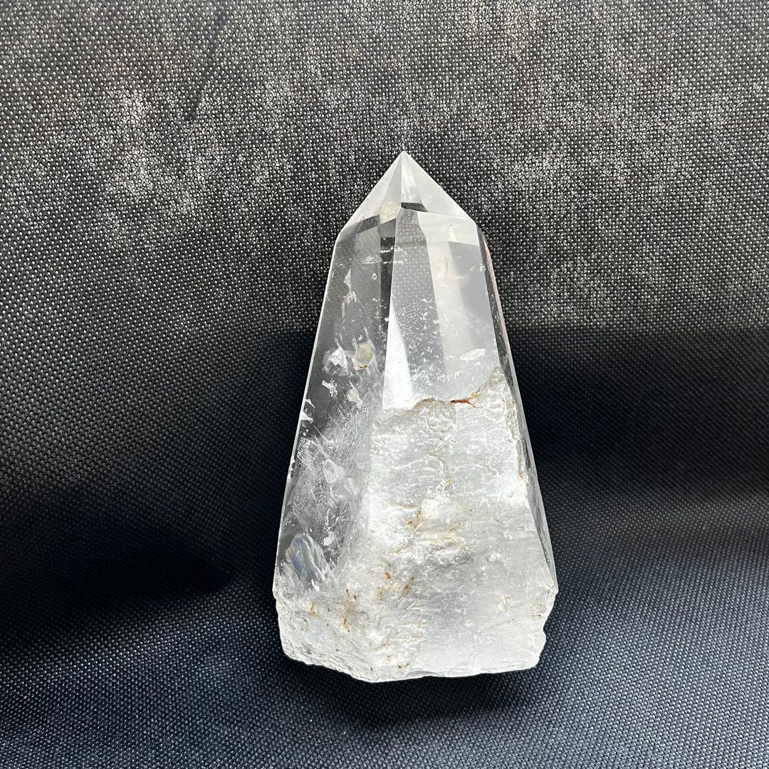 ブラジル産 水晶ポイント 約700g 天然石 原石 ポリッシュ 六角柱　台座付き