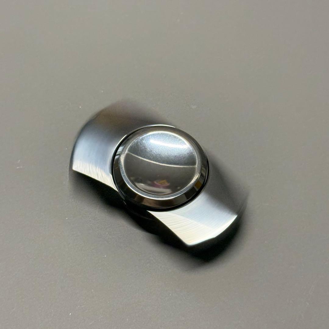 「正規品」Ziii ハンドスピナー　EDC フィジェットトイ　 ジルコニウム製