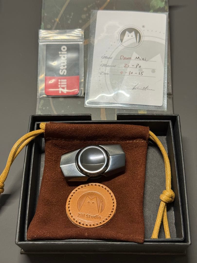 「正規品」Ziii ハンドスピナー　EDC フィジェットトイ　 ジルコニウム製