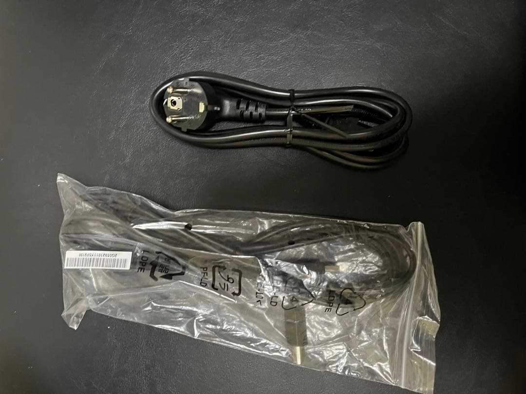 Wacom Cintiq 22 FHD DTK2260K1D 本体