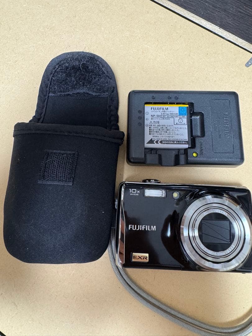 FUJIFILM フジフイルム FinePix F80EXR デジタルカメラ