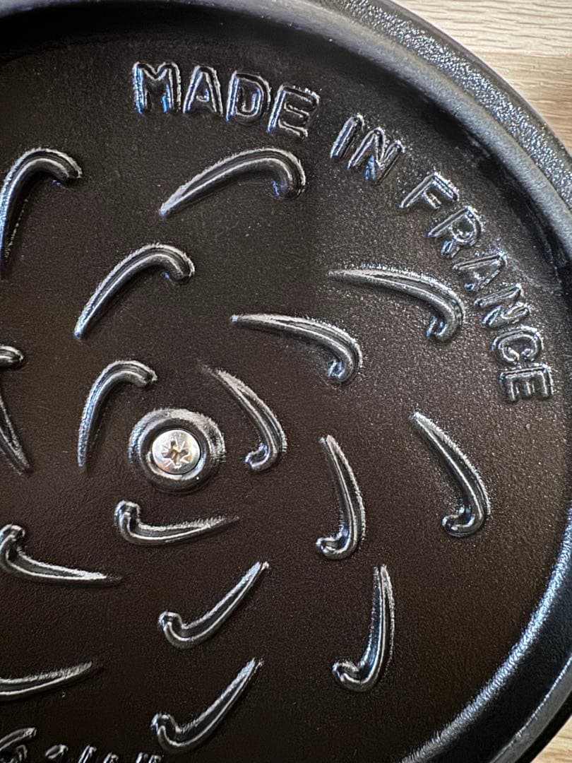 STAUBストウブ ラ ココット de GOHAN 黒　M 16cm