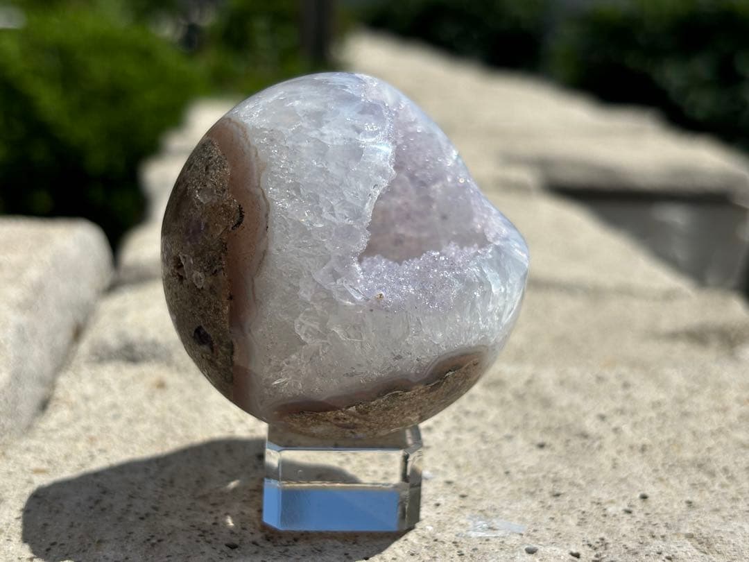 【強力浄化・直感力・洞察力】希少！ホワイトアメジスト・薄紫色笑口⭐️N70 台座付