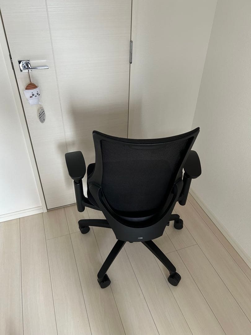 イトーキ エフチェア　アジャスタブル肘　オフィスチェア　処分価格