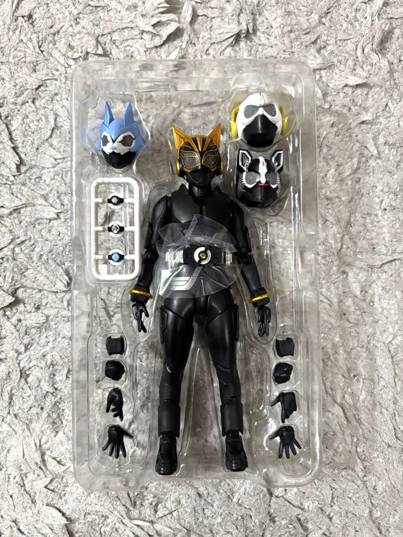 S.H.Figuarts 仮面ライダーナーゴ エントリーレイズフォーム