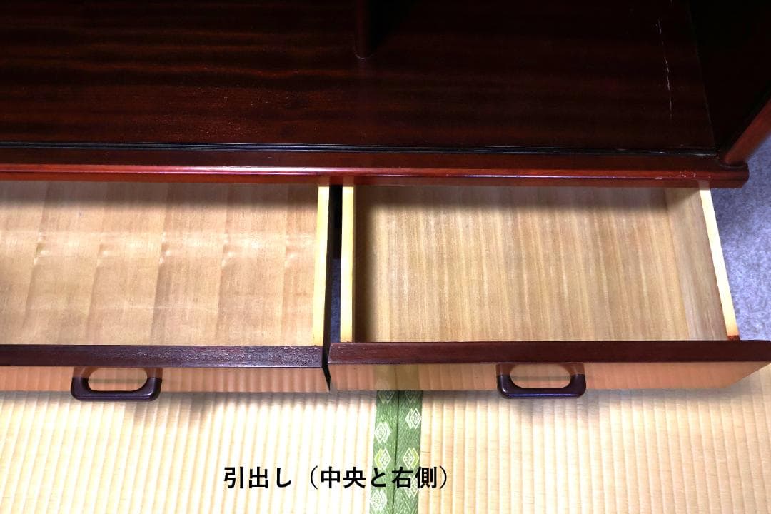 サイドボード　ガラス引戸