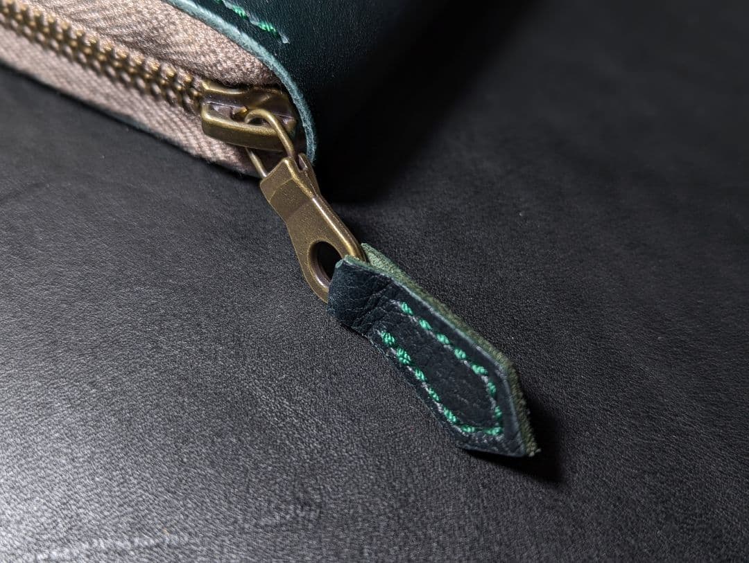 2つ折りファスナーウォレット カラーヌメ ディープグリーン